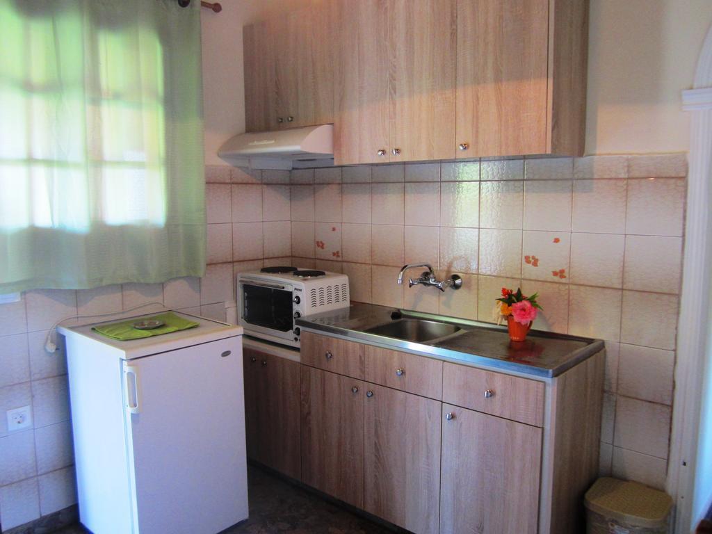 Varvara Studios & Apartments I ペロラデス エクステリア 写真